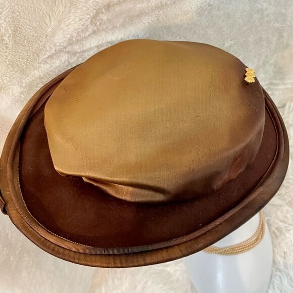 Vintage 1940s Bronze Satin Dish Hat with Golden Cloisonné Hat Pin - Picture 5 of 12